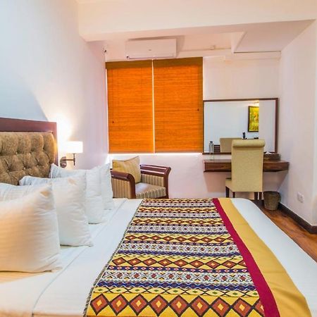 Pearl Royal Hotel, Colombo Buitenkant foto
