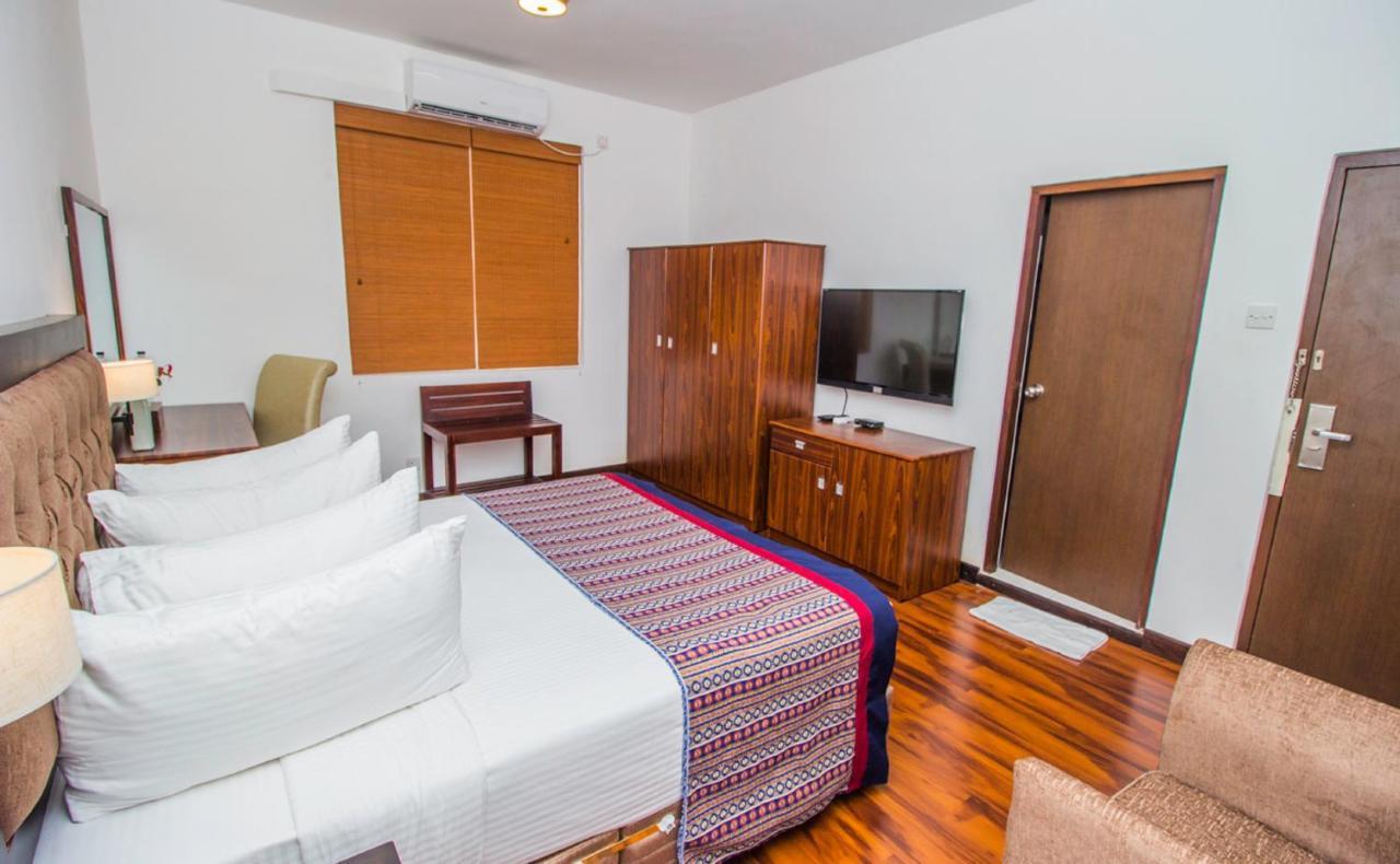 Pearl Royal Hotel, Colombo Buitenkant foto