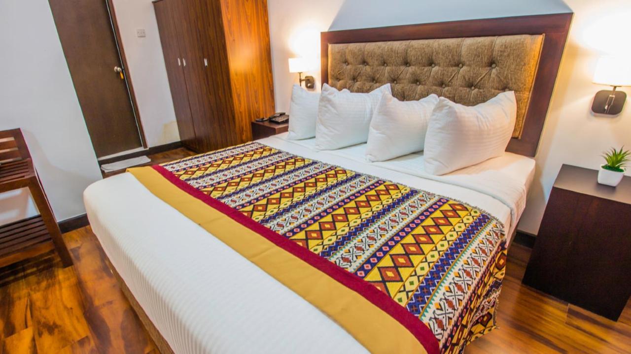 Pearl Royal Hotel, Colombo Buitenkant foto