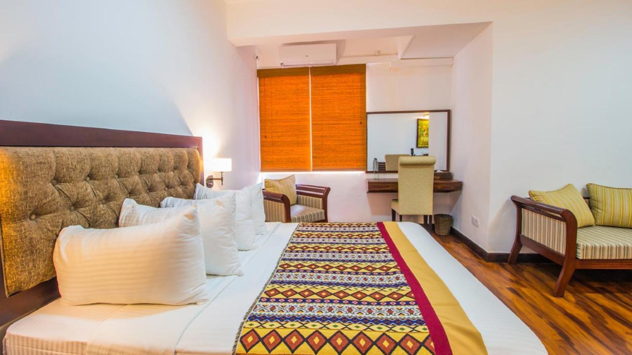 Pearl Royal Hotel, Colombo Buitenkant foto