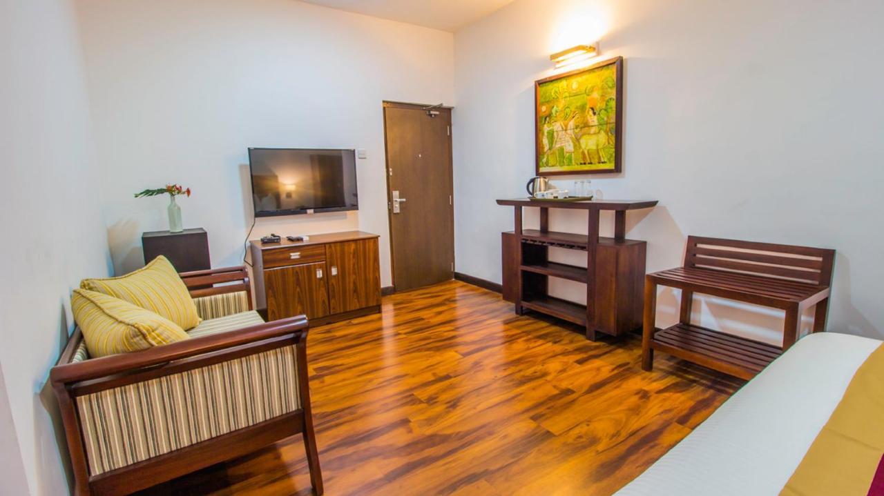 Pearl Royal Hotel, Colombo Buitenkant foto