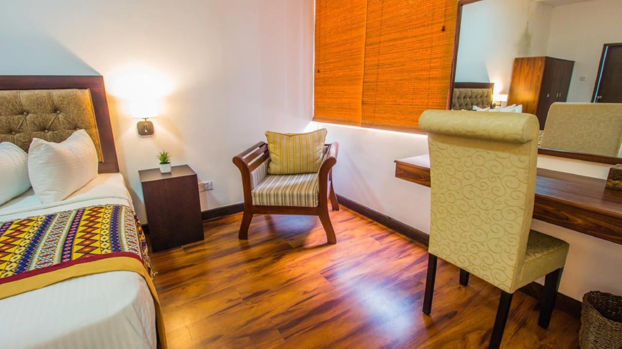 Pearl Royal Hotel, Colombo Buitenkant foto